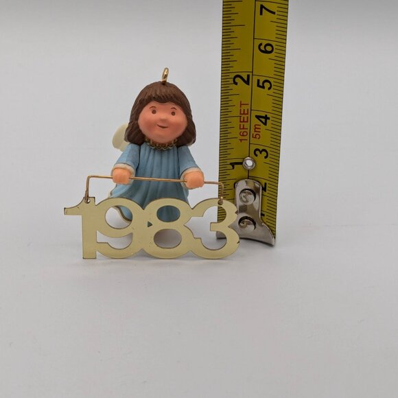 Hallmark Keepsake Angel Messenger 1983 Vintage Christmas Tree Ornament - Picture 9 of 10